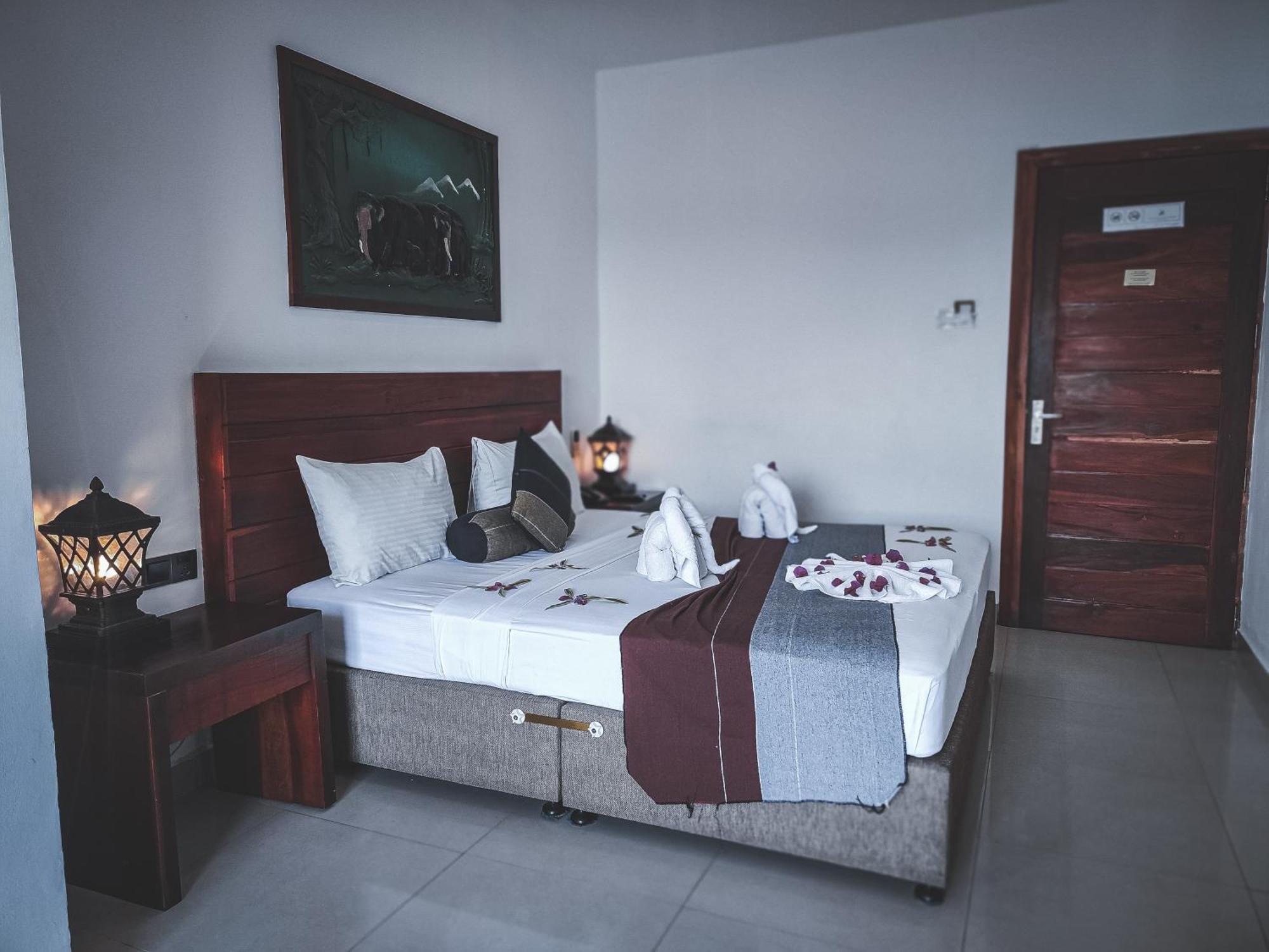 Hotel Elephant Park - New Deal! Half Off Airport Pickups Available Pinnawala  Exterior photo